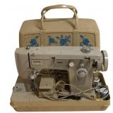 Brother Opus 821 - Sewing Machine w/ Case