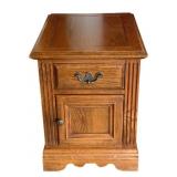 Broyhill End Table - 18 x 24 x 24