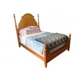 American Drew Bed w/ Bedding - 88 x 63 x 73