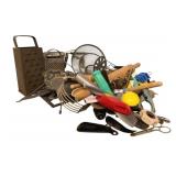 Lot of Assorted Kitchenware Items