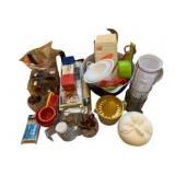Assorted Kitchen Items