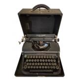 Vtg Underwood Universal Typewriter w/ Case