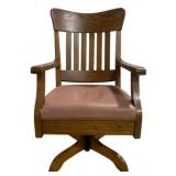 Vintage Oak Office Chair - 39 x 23 x 21