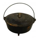 Lodge Cast Iron Pot w/ Lid - 10" Round