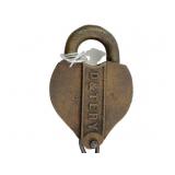 D & Tery Padlock w/Key 4"x2.5"