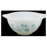 Pyrex Turquoise Gooseberry Small Mixing Bowl