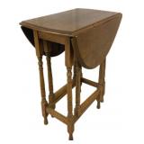 Antique Drop Leaf Gate Leg Table - 30 x 35 x 24