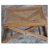 Criss cross milking stool