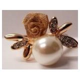 Pearl ring sz 7