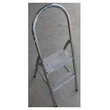 Folding step ladder