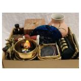 Box lot of assorted household items
