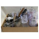 Box lot of kitchen items