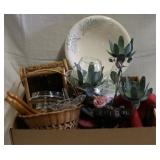 Box lot of assorted household items