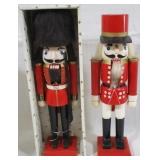 2 Nutcrackers