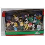 Peanuts Christmas Mini Figure Set
