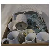 Box lot of kitchen items