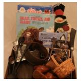 Tray lot of Assorted Items