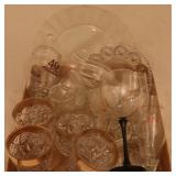 Tray lot of assorted glass items