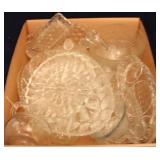 Tray lot of assorted glass items