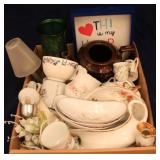 Tray lot of assorted items