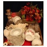 Tray lot of assorted items