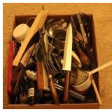 Tray Lot of Assorted Kitchen Items