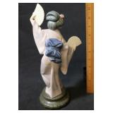 Lladro Geisha girl statue