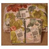 King Size Quilt w/ 2 Pillow Cases