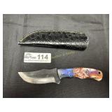 Fixed blade Damascus hunting knife with sheath
