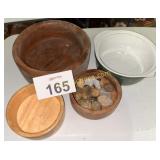 (3) WOODEN BOWL (1) CERAMIC DISH W/BROKEN HANDLE