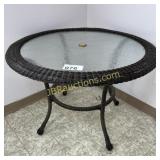 ROUND WICKER PATIO TABLE W/GLASS TOP