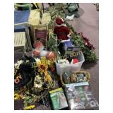 LARGE GROUP OF CHRISTMAS DECORATIONS
