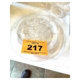 2 CLEAR GLASS SERVING PLATES