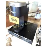 KERURIG EGG WITH STAND AND K CUPS