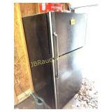 KENMORE REFRIGERATOR - BLACK