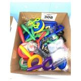 SCIENCE/BUG TOYS MAGNIFYING GLASSES, TWEEZERS