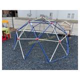 OUTDOOR CLIMBING GYM