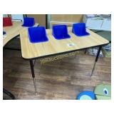 3 SEAT FEEDING TABLE