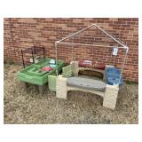 2 OUTDOOR PLAYSTATIONS - ACTIVITY CENTER