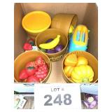 ASSORTED PLAY FOOD/KITCHEN/GROCERY TOYS