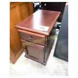 END TABLE WITH STORAGE AND MAGAZINE RACK