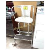 LARGE ALUMINUM WORK STOOL, SWIVEL ON LOCKING CASTS