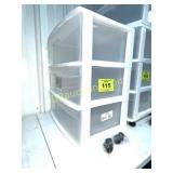 3 DRAWER SET OF DRAWERS W ONE SET OF CASTERS