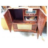 VINTAGE AIRLINE CABINET STEREO