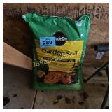 MIRACLE-GRO SOIL