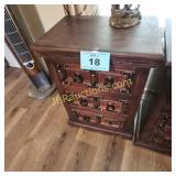 LAMP / END TABLE