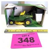 JOHN DEERE REAR ENGINE RIDING MOWER -1990 ERTL