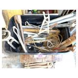 VET SUPPLIES: CASTRATOR, HORN CUTTERS, SYRINGES