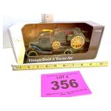 JOHN DEERE TRACTOR ON HAWKEYE TRUCK ERTL 1/32