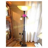 FLOOR LAMP W ADJUSTABLE READING LIGHTS